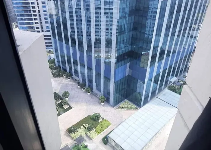 Apartment Spacious 2 Bedroom Unit With Pool Manila